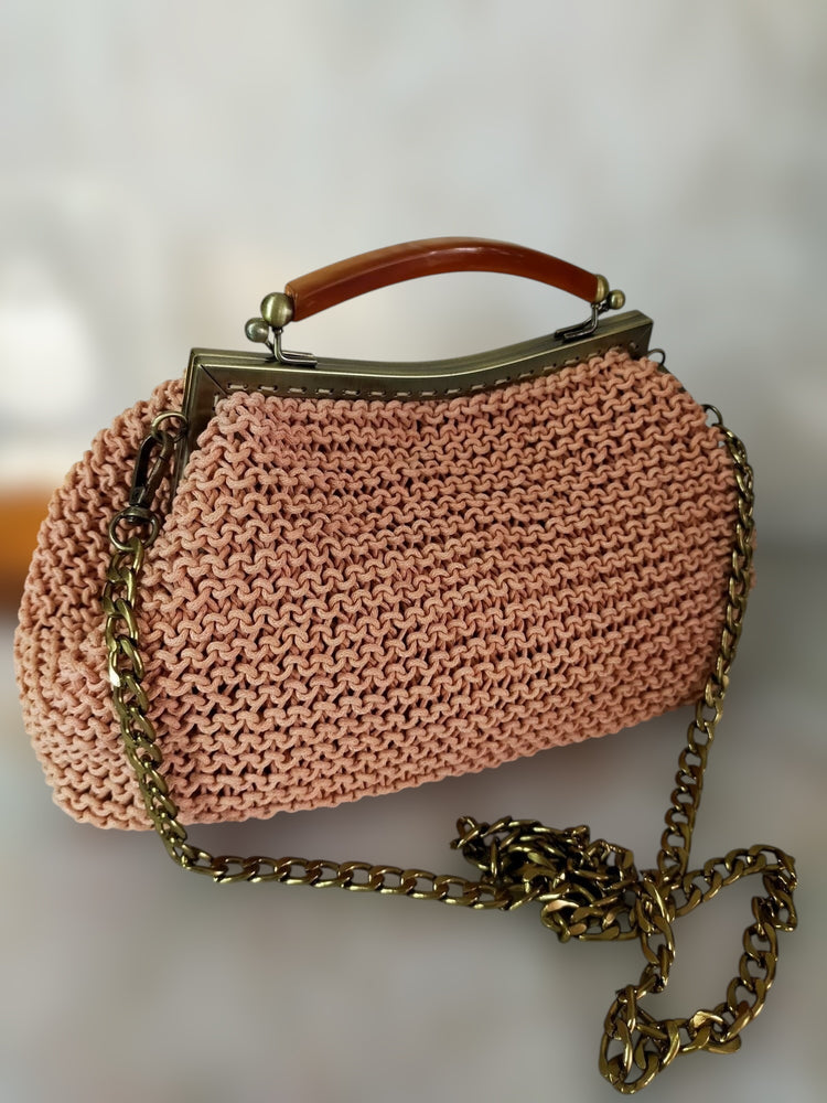 Chic & Catchy