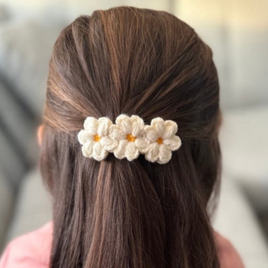 A Set Of Daisy Hair Clip