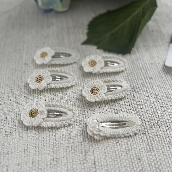 Set of decorative hair clips 